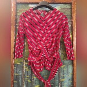 Professional blouse. Three-quarter sleeves. Size medium. Excellent condition